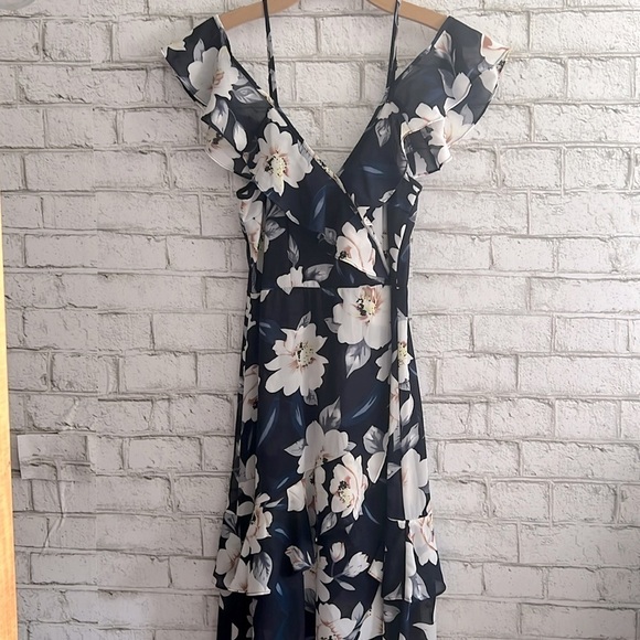 NEW!!! Soieblu Navy Floral Off Shoulder Cami Strap Dress in size Small - Picture 2 of 14
